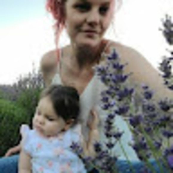 Meet your Posher, Jessica - Picture 1 of 1